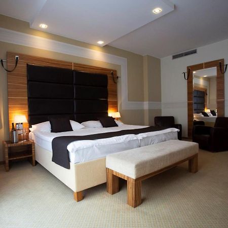 Art Hotel William Bratislava Esterno foto